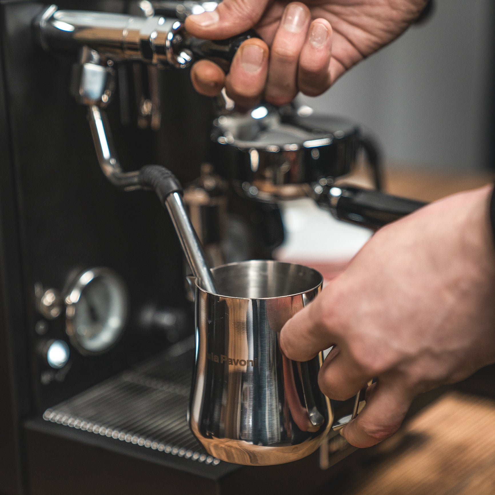 La Pavoni Cellini Evolution Black – poluprofesionalni espresso aparat