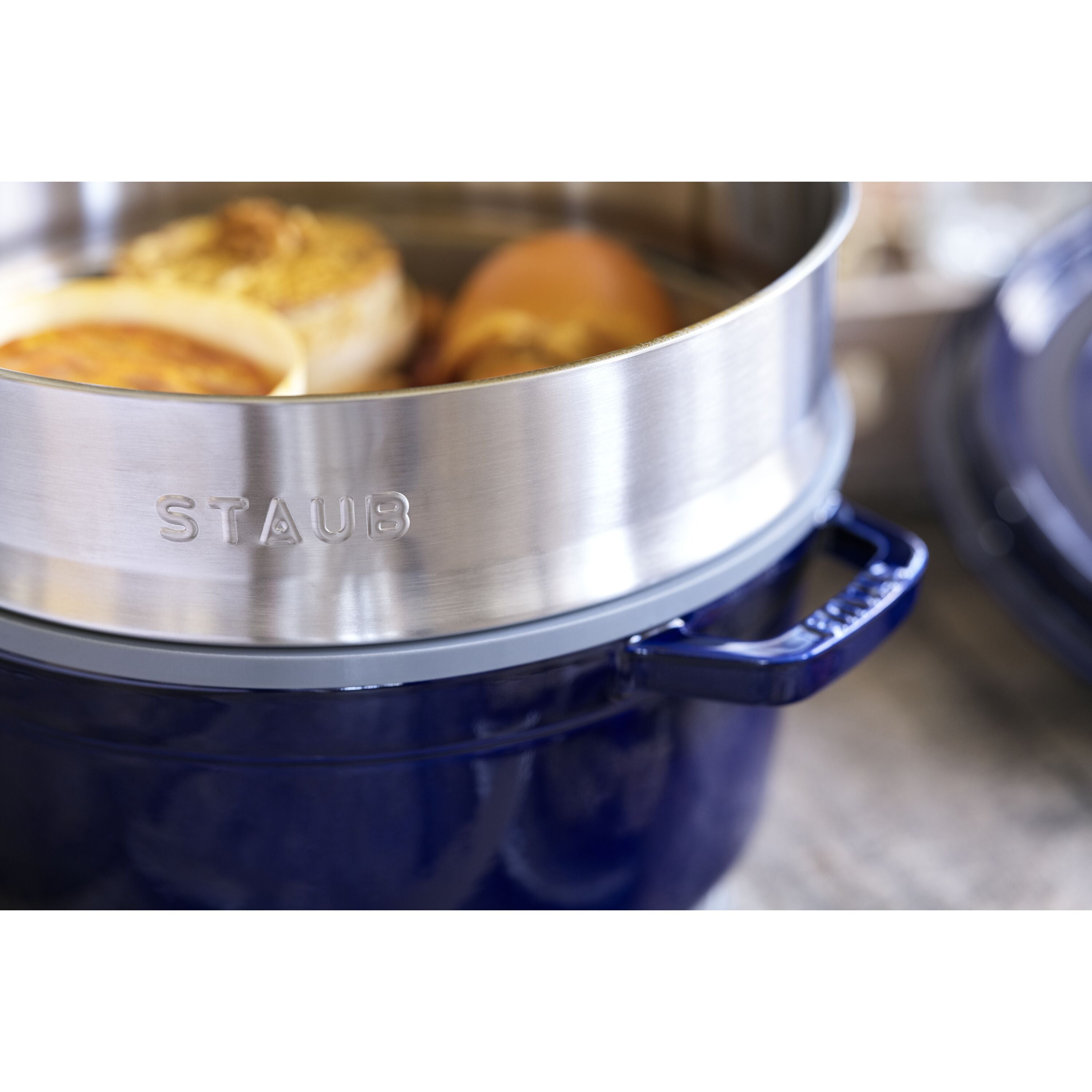 Staub Cocotte with steamer | round | cast iron
