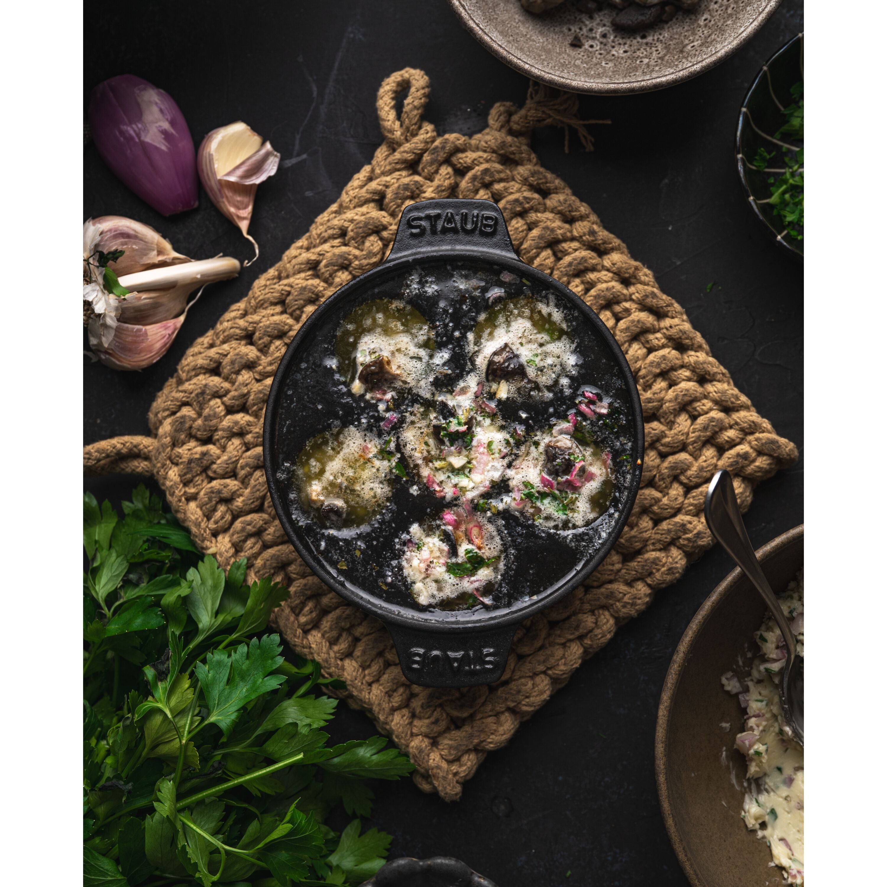 Staub Snail dish | round | cast iron